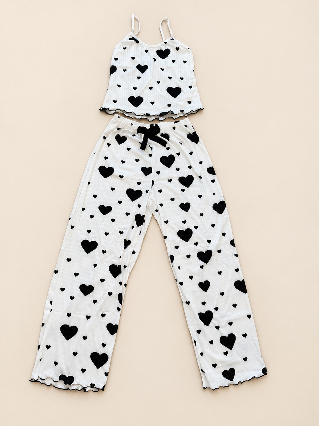 Pijama de dos piezas con pantalón largo y corazones